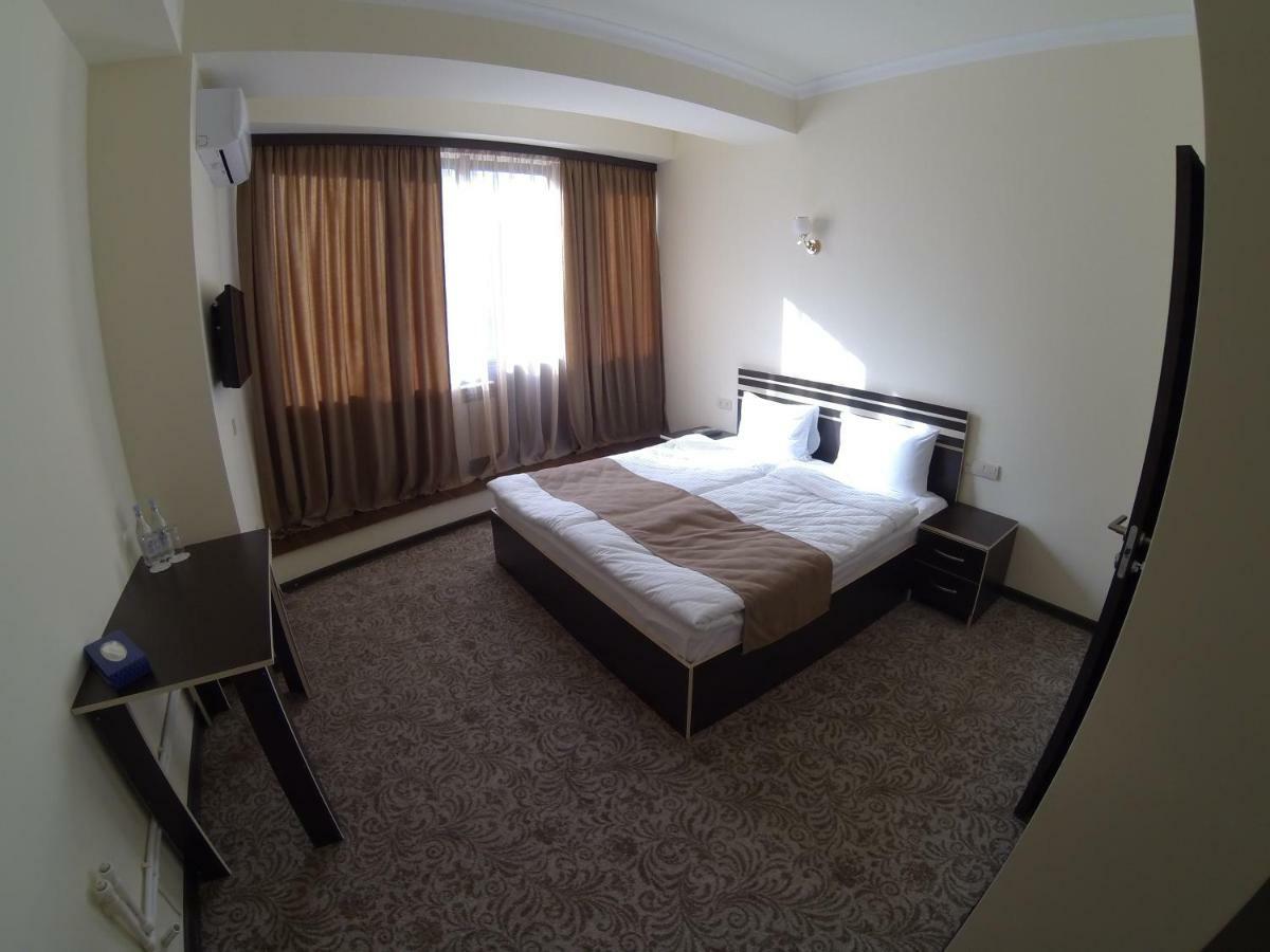 Yerevan Centre Hotel Exterior photo