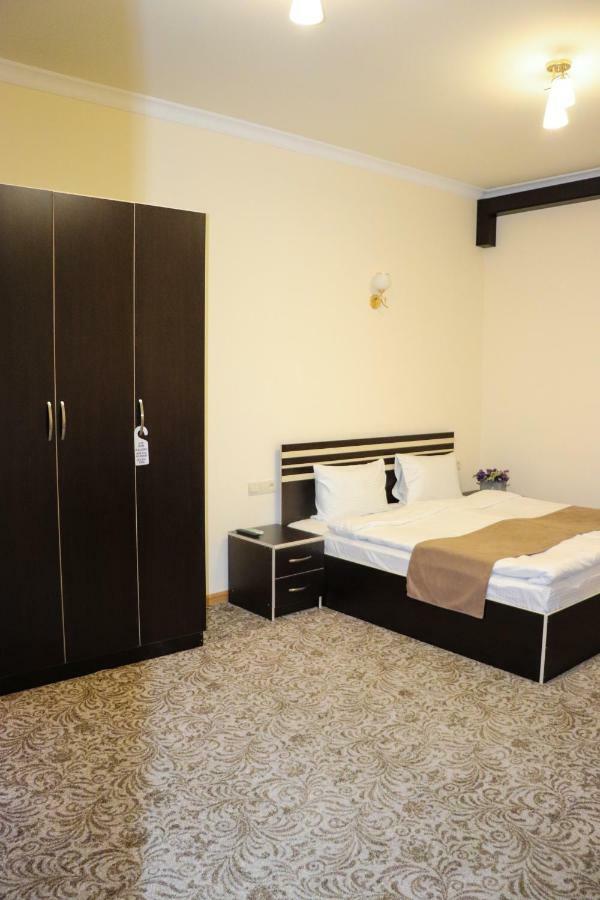 Yerevan Centre Hotel Exterior photo